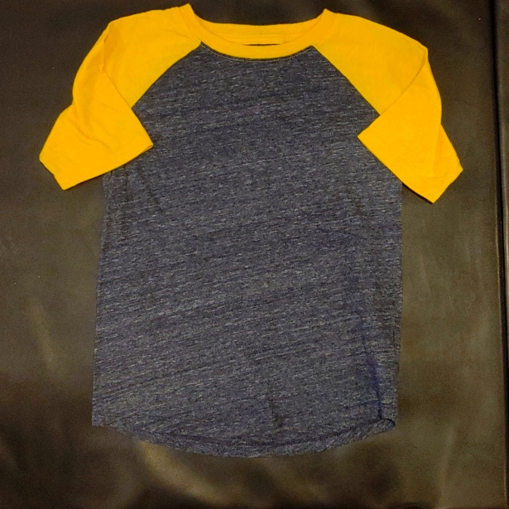 T shirt boys size 6/7